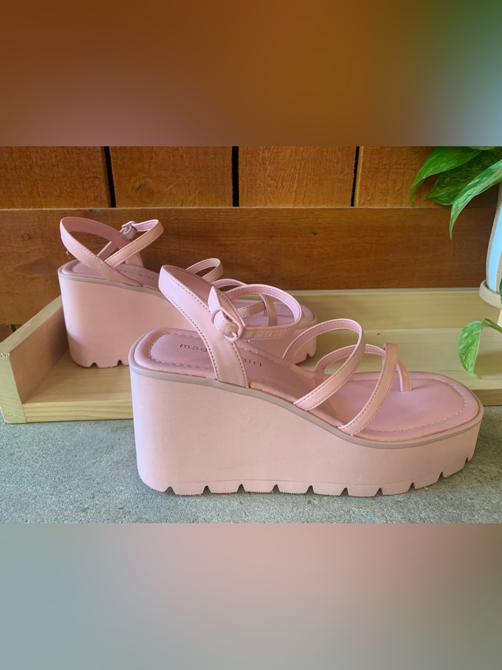 Madden Girl Vault Wedge Strappy Pink Platform Sandals Size 8.5 New Without Tags